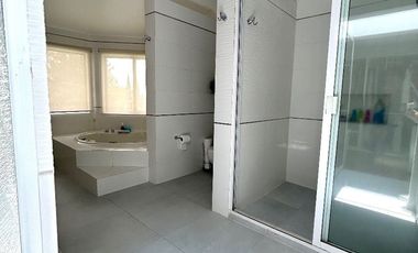 Renta Excelente Casa en Condado de Sayavedra