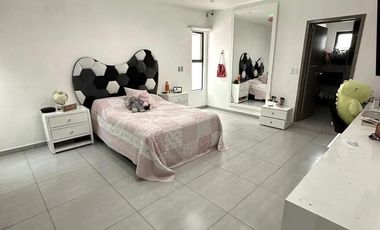 VENTA DE CASA EN JARDIN REAL DENTRO DEL COTO 8 ZAPOPAN JAL