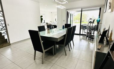 VENTA DE CASA EN JARDIN REAL DENTRO DEL COTO 8 ZAPOPAN JAL