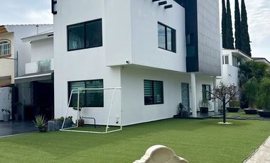 VENTA DE CASA EN JARDIN REAL DENTRO DEL COTO 8 ZAPOPAN JAL