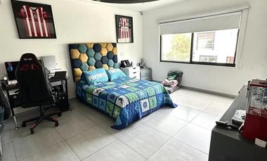 VENTA DE CASA EN JARDIN REAL DENTRO DEL COTO 8 ZAPOPAN JAL