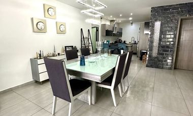 VENTA DE CASA EN JARDIN REAL DENTRO DEL COTO 8 ZAPOPAN JAL