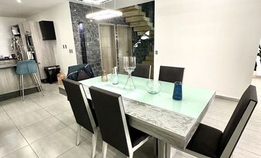 VENTA DE CASA EN JARDIN REAL DENTRO DEL COTO 8 ZAPOPAN JAL