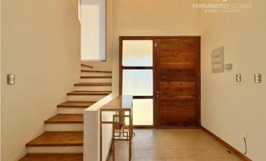 RINCONADA - VENDE ARRIENDA CASA 4D 3B PISCINA - COND. EL SAUCE