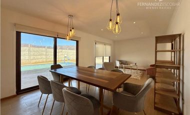 RINCONADA - VENDE ARRIENDA CASA 4D 3B PISCINA - COND. EL SAUCE