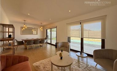 RINCONADA - VENDE ARRIENDA CASA 4D 3B PISCINA - COND. EL SAUCE