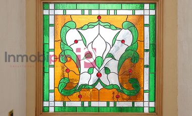 AMPLIA Y ELEGANTE CASA EN VENTA CON JARDÍN EN LOMAS QUEBRADAS