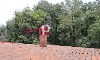 AMPLIA Y ELEGANTE CASA EN VENTA CON JARDÍN EN LOMAS QUEBRADAS