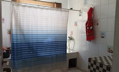 GRAN OPORTUNIDAD DE INVERSIÓN!. Parcela con 2 casas independientes.