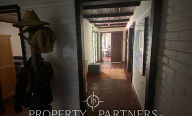 PRECIOSO PARQUE CON CASA DE CAMPO