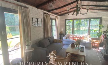 PRECIOSO PARQUE CON CASA DE CAMPO