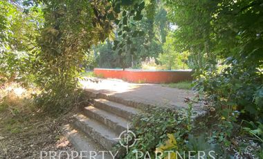 PRECIOSO PARQUE CON CASA DE CAMPO