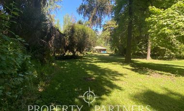 PRECIOSO PARQUE CON CASA DE CAMPO