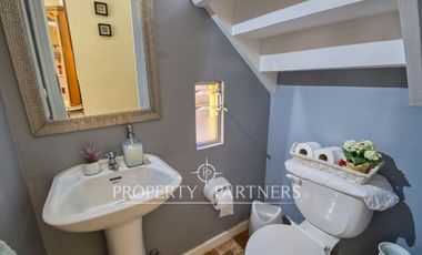 Amplia casa esquina en condominio