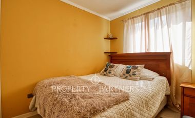 Amplia casa esquina en condominio