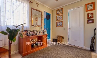 Amplia casa esquina en condominio