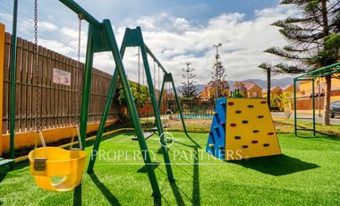 Amplia casa esquina en condominio