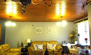 EN VENTA AMPLIA CASA, LA FLORIDA, $ 135 MILLONES