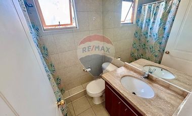 casa en venta 5D + 4 B, piscina.