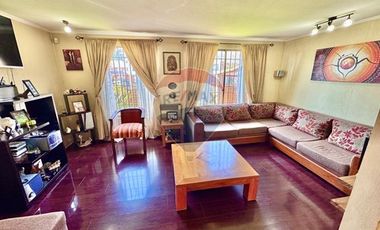 casa en venta 5D + 4 B, piscina.