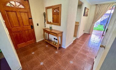 casa en venta 5D + 4 B, piscina.