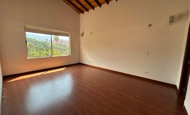 CASA EN ARRIENDO UBICADA EN ENVIGADO SECTOR LA SEBASTIANA