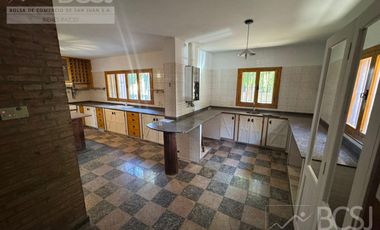 Casa en B° Aromas de campo