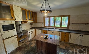 Casa en B° Aromas de campo