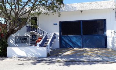 Renta de bodega con oficinas en Col Revolución