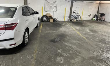 Departamento 4 Ambientes en Venta en San Isidro, con Cochera.