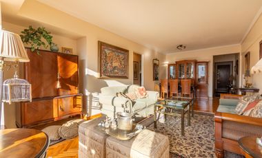 Departamento 4 Ambientes en Venta en San Isidro, con Cochera.