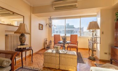 Departamento 4 Ambientes en Venta en San Isidro, con Cochera.