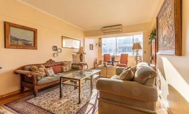 Departamento 4 Ambientes en Venta en San Isidro, con Cochera.