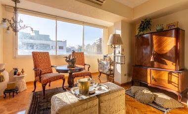 Departamento 4 Ambientes en Venta en San Isidro, con Cochera.