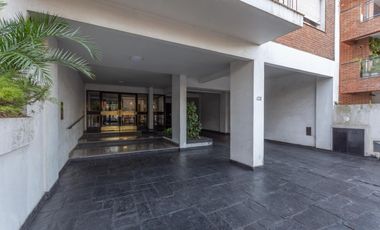 Departamento 4 Ambientes en Venta en San Isidro, con Cochera.