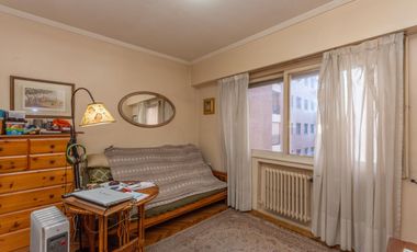 Departamento 4 Ambientes en Venta en San Isidro, con Cochera.