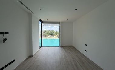 Casa en Renta  en la privada Kanha frente al lago en el Yucatán Country Club