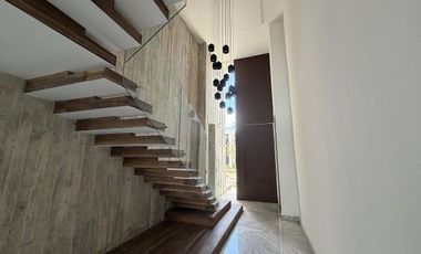 Casa en Renta  en la privada Kanha frente al lago en el Yucatán Country Club