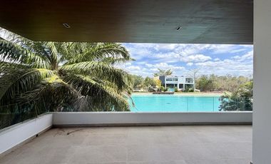 Casa en Renta  en la privada Kanha frente al lago en el Yucatán Country Club