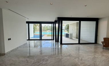 Casa en Renta  en la privada Kanha frente al lago en el Yucatán Country Club