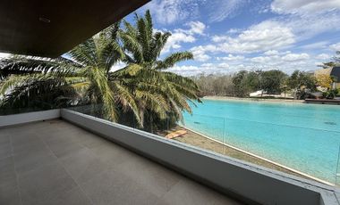 Casa en Renta  en la privada Kanha frente al lago en el Yucatán Country Club
