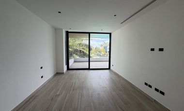 Casa en Renta  en la privada Kanha frente al lago en el Yucatán Country Club
