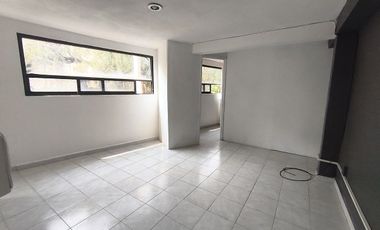 Oficina en Renta, en Fraccionamiento Los Pirules, Tlalnepantla