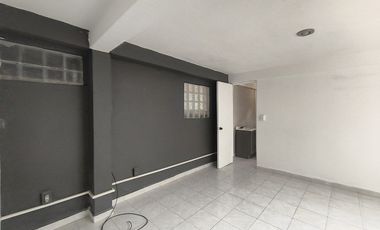 Oficina en Renta, en Fraccionamiento Los Pirules, Tlalnepantla