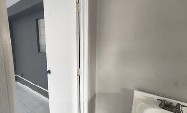 Oficina en Renta, en Fraccionamiento Los Pirules, Tlalnepantla