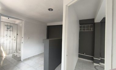 Oficina en Renta, en Fraccionamiento Los Pirules, Tlalnepantla