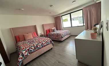 SE RENTA CASA RECIEN REMODELADA Y AMUEBLADA DE LUJO EN TECAMACHALCO (V)