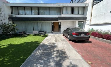 SE RENTA CASA RECIEN REMODELADA Y AMUEBLADA DE LUJO EN TECAMACHALCO (V)