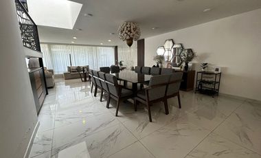 SE RENTA CASA RECIEN REMODELADA Y AMUEBLADA DE LUJO EN TECAMACHALCO (V)