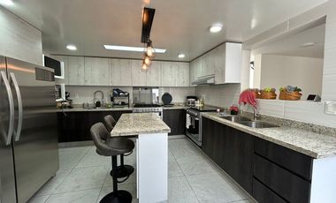 SE RENTA CASA RECIEN REMODELADA Y AMUEBLADA DE LUJO EN TECAMACHALCO (V)